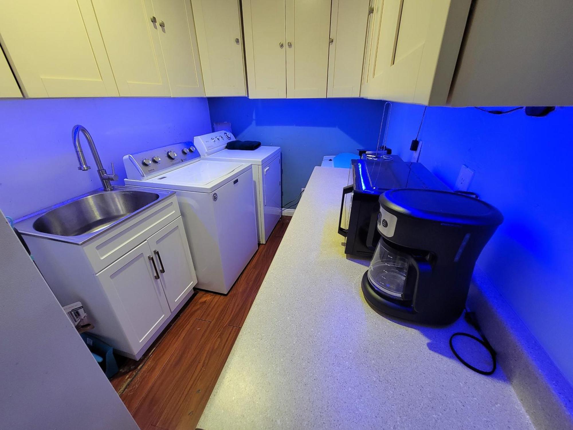 Appartement 3 Bedroom Guest First Floor Unit With Patio Area Right Next To The Mrc 10 Minutes From Rodeo Drive Washer Dryer Wifi And Los Angeles